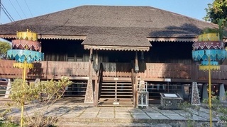 Rumah-Adat.jpg