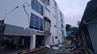 kantor-pln-mamuju-rusak.jpeg