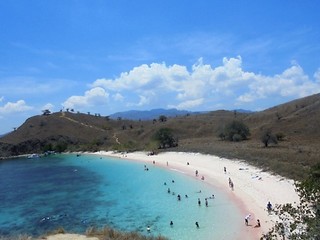 pantai-merah.jpg