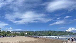 pantai.jpeg